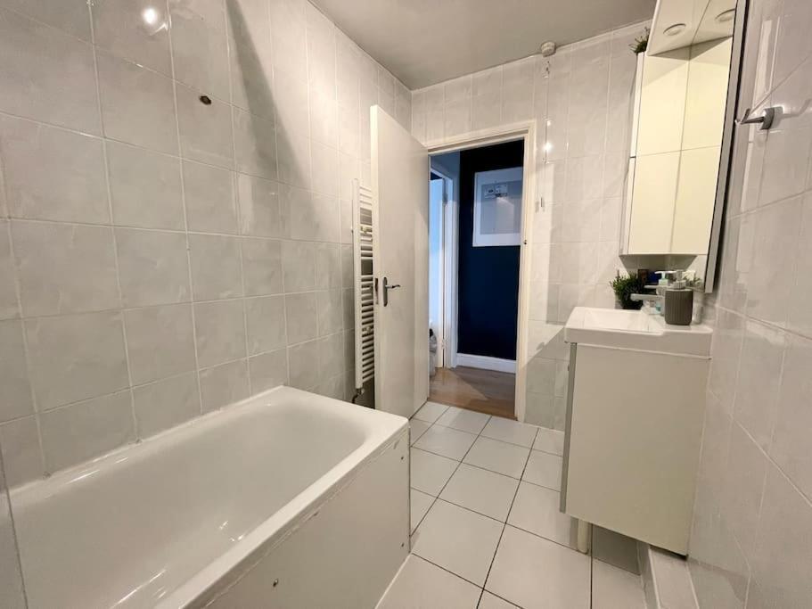 *New* Beautiful 2 Bedroom House In Central Location Лондон Екстериор снимка